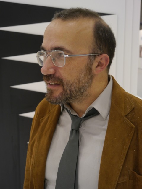 Andrea Bruciati ad ArtVerona Verona Updates: Andrea Bruciati presenta i suoi “tartufai”. Da Frangi a Tagliafierro giovani curatori stanano talenti, e ne parlano a I Benandanti