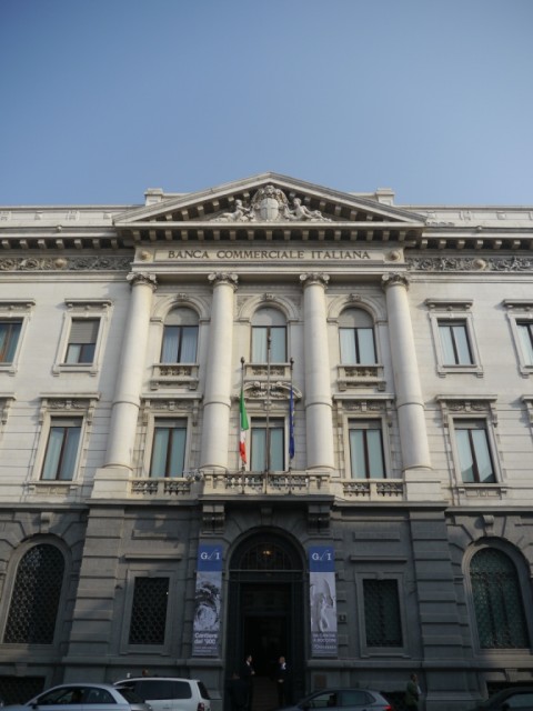 Gallerie dItalia accesso su Piazza della Scala Lo Strillone: Benedetto XVI e l’arte per i cinquecento anni della Sistina su Avvenire. E poi Gallerie d’Italia Intesa Sanpaolo, Gioni e la Biennale, investire in cultura…