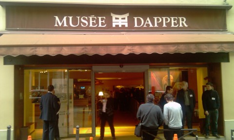 Il Musée Dapper a Parigi Lo Strillone: tanti i giornali sullo start-up dell’avventura di Sky Arte HD. E poi profondo rosso a Brera, Cantiere del ‘900 Intesa Sanpaolo, design africano a Parigi…