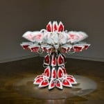 Joana Vasconcelos - Full Steam Ahead (Red #1), 2012 (foto Unidade Infinita Projectos, courtesy Haunch of Venison)