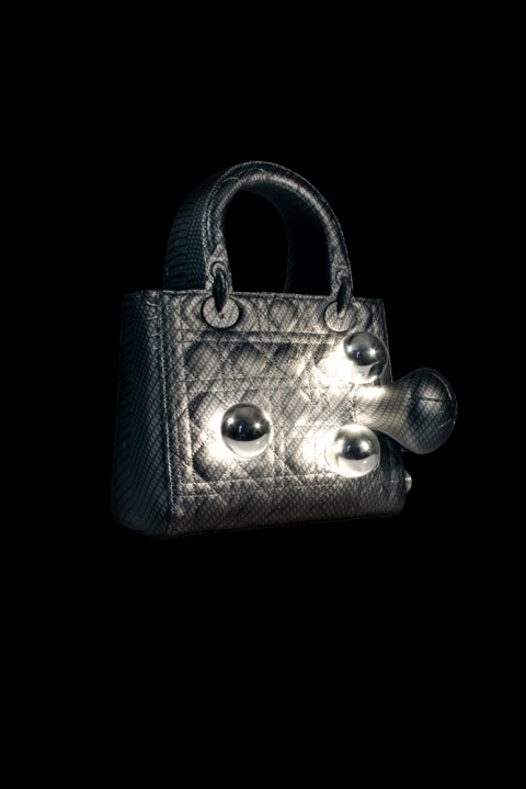 Luca Trevisani Lady licht shades 2012 01 black Un premio alla moda. Dior si getta nella mischia