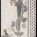 Mosaico bianco nero con erma bacchica