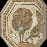 Mosaico policromo ottagonale con pavoni