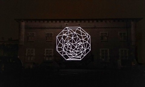 Romain Tardy PAGAN 01 800 L'arte del videomapping. Incantesimo di suono, video e luce: a Tolosa ha debuttato una straordinaria opera live, concepita dal genio di Romain Tardy. Ecco il video