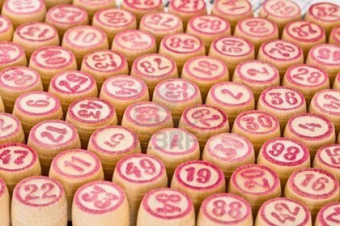 5616684 banchi di legno per il gioco del bingo con i numeri rossi Spending review. E come al solito si pesca nelle tasche dei beni culturali