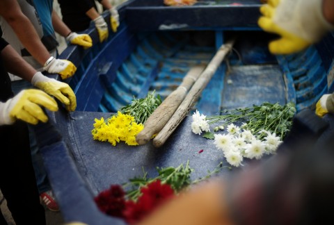 Alcuni immagini de La Festa dei vivi nelle passate edizioni 3 Telepatica, e ora anche telematica. In Puglia la terza edizione della Festa dei vivi (che riflettono sulla morte) diventa un’esperienza condivisa sul web: ne parla Luigi Negro nella videointervista