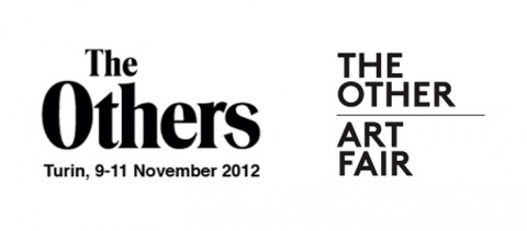 I due loghi a confronto Quando la differenza sta tutta in una consonante. Se a Torino sta per partire la II edizione di The Others, a Londra ecco la fiera The Other, senza “s”