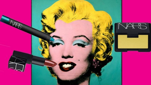 Warhol NARS Quindici minuti di notorietà. Ma col belletto. Il makeup artist François Nars s'inventa i cosmetici ispirati al re della pop art, con la Warhol Foundation. Natale s'avvicina...