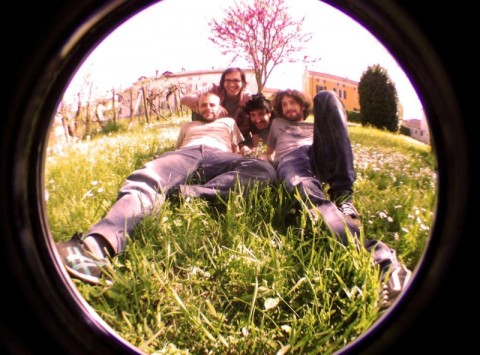 La musica italiana è "Viva!" e lotta insieme a noi, grazie al Romaeuropa Festival. Che inaugura al Circolo degli Artisti una rassegna di nuovi suoni made in Italy