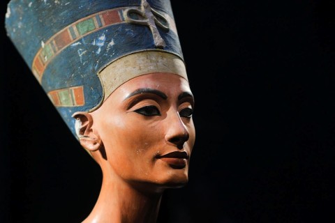 009 nefertiti et akhenaton theredlist Lo Strillone: il Codice Fiorentino finisce online, segreti precolombiani su Il Fatto Quotidiano. E poi Nefertiti a Berlino, Canova e Gérard a Palazzo Marino, le dimensioni della bellezza secondo Gillo Dorfles…