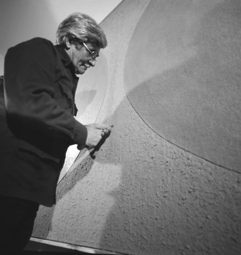 Alberto Burri mentre lavora a un Cellotex - 1977-78 ca. - photo Aurelio Amendola