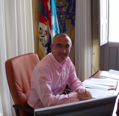 Sindaco Enzo Sindoni CdO 2764 1570 Sicilia, affaire Fondazione Piccolo. La Villa? Roba per èlite. Così parlò il sindaco pop