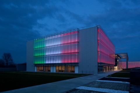 Stabilimenti iGuzzini, Recanati -  foto Giuseppe Saluzzi