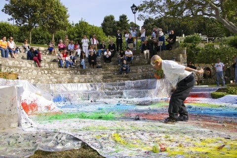 Shozo Shimamoto, performance privata a Villa Bersani, Capri, 2008 – courtesy Associazione Shozo Shimamoto