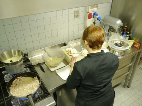 Antonietta Pasqualino di Marineo ai fornelli