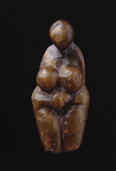 Female figure sculpted from steatite. Found at Grimaldi, Italy, about 20,000 years old. Musee d'archeologie nationale. Photo RMN/Jean-Gilles Berizzi.