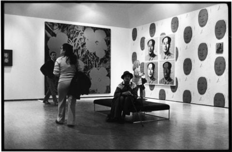 Warhol in mostra in uno scatto di Giuseppe Varchetta