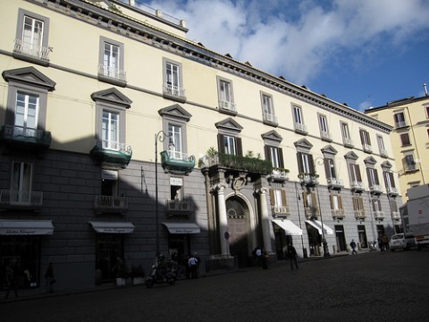 Palazzo Partanna, a Piazza dei Martiri
