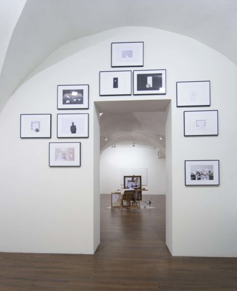 Giulio Paolini - Sulla soglia - veduta della mostra presso la Galleria Giacomo Guidi Arte Contemporanea, Roma 2013 - photo Giorgio Benni