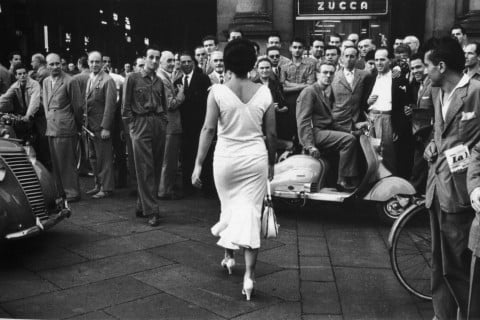 Mario De Biasi - Gli italiani si voltano