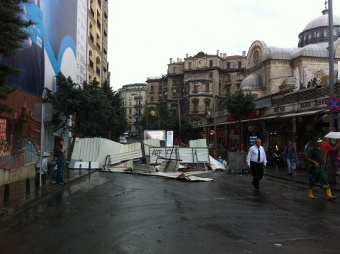Barricate vicino a piazza Taksim