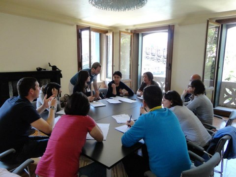 Immagini del workshop Working is Networking di Marinella Senatore con 22 manager di ACRAF - Aziende Chimiche Riunite Angelini Francesco nell'ambito del progetto di formazione E-STRAORDINARIO, presso Palazzo Cavalli-Franchetti a Venezia, maggio 2013