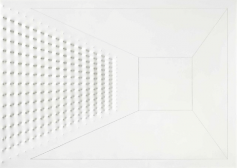 Enrico Castellani. record con Superficie bianca del 1966