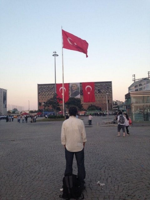 Erdem Günduz, The Standing Man, a Piazza Taksim