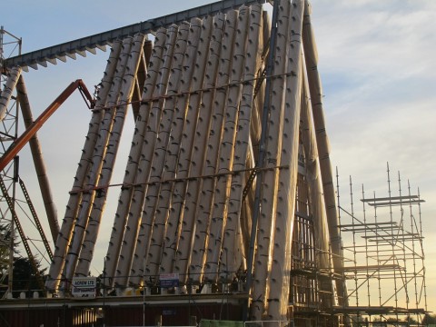 Danni dalla pioggia alla cattedrale anglicana di Christchurch, costruita con il cartone