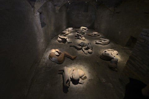 MIMMO PALADINO, VARIeAZIONI - Dormienti, 1999 (foto Gino Di Paolo e Mario Di Paolo)