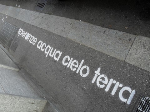 I marciapiedi griffati Opiemme a Torino