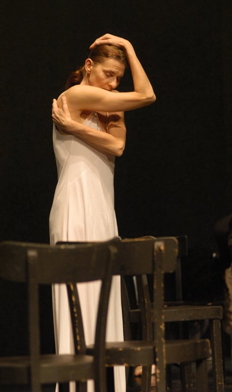 Pina Bausch - Café Müller, Tanztheater Wuppertal (foto ulli weiss)