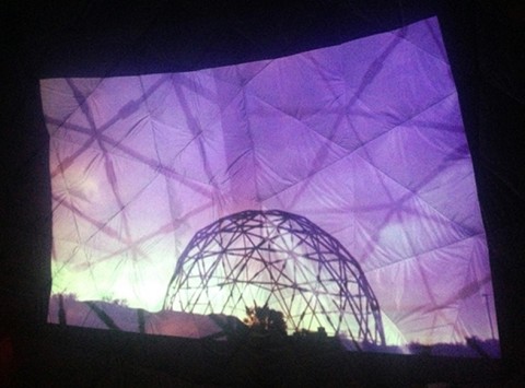 Proiezione del documentario Drop City - MoMA PS1 Dome, Rockaway Beach, New York, 2013