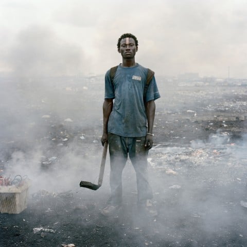 Pieter Hugo, Aissah Salifu, Agbogbloshie market, Accra, Ghana, 2010 - Courtesy Studio la Città, Verona