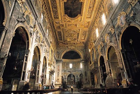 L'interno della Basilica della Santissima Annunziata