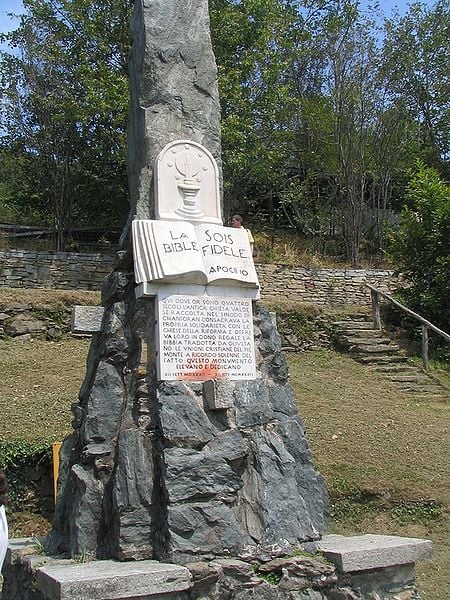 Monumento di Chanforan, Valli Valdesi, Piemonte - qui i valdesi riuniti decisero di aderire alla Riforma protestante nel 1532