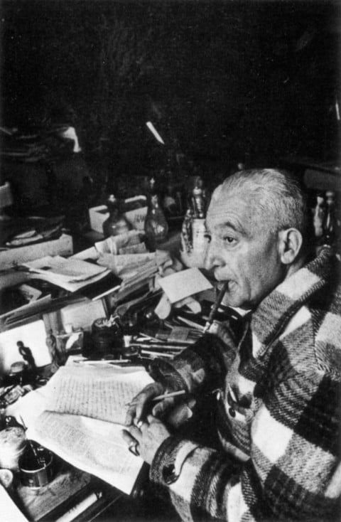 Luigi Bartolini nel suo studio - 1953