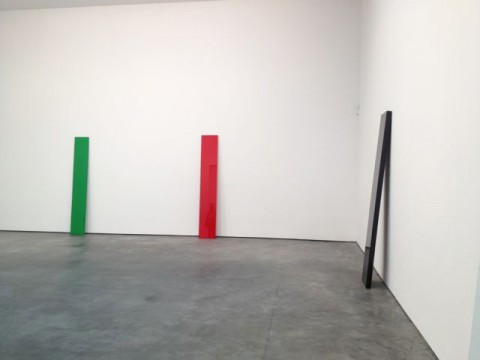 John McCracken - Works from 1963-2011 - veduta della mostra presso la Galleria David Zwirner, New York 2013