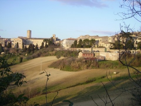 Recanati, la casa rurale a ridosso del Colle dell'Infinito