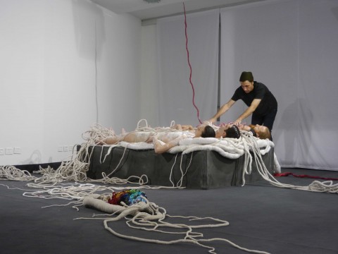 La performance di De Falco all'Atelier Les Copains