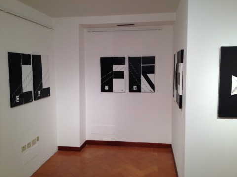 Tomaso Binga – Scritture Viventi - veduta della mostra presso la Galleria Galeotti, Macerata 2013