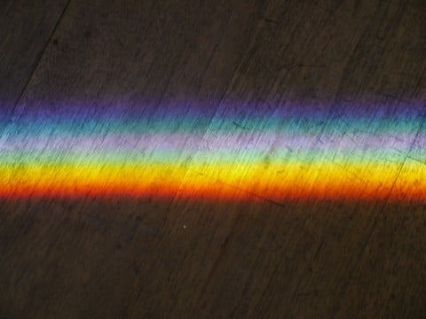 L'arcobaleno disegnato da Irwin sul pavimento di Villa Panza