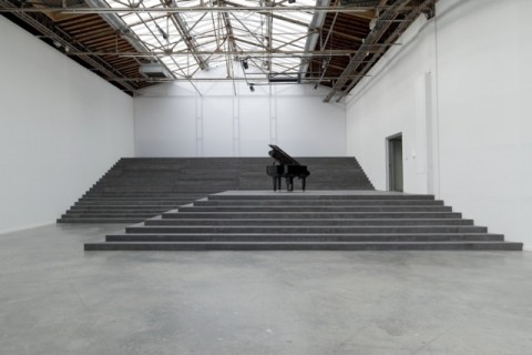 Philippe Parreno - Anywhere, Anywhere out of the World - veduta della mostra presso il Palais de Tokyo, Parigi 2013