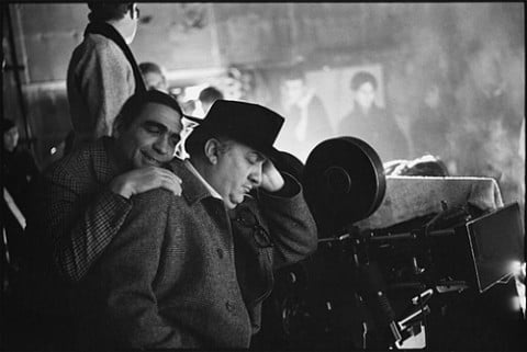 Giuseppe Rotunno e Federico Fellini sul set del Satyricon (1969) in una foto di Mary Ellen Mark