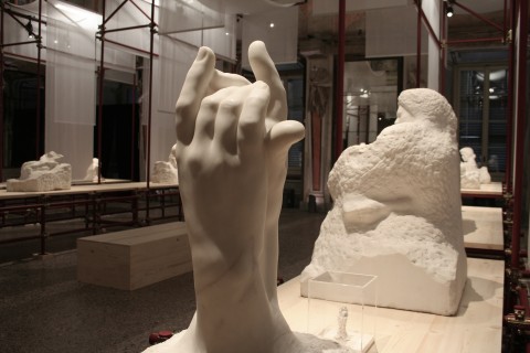 Rodin. Il marmo, la vita - veduta della mostra presso Palazzo Reale, Milano 2013 - photo Mario Liguigli