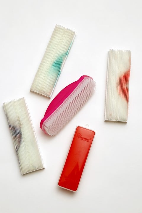 Laundry scrubbing brushes, spazzole per il bucato, © Europalia India, Serge Anton