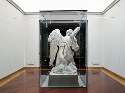 Catherine Wagner, Rome Works. Angel Encased (Bernini, 2013-14) - courtesy Stephen Wirtz Gallery e Gallery Luisotti