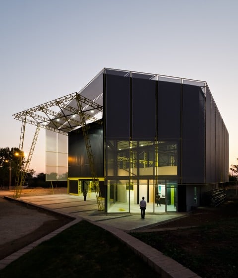 DX Arquitectos, Acrobatic Arts Centre, Santiago del Cile - photo Pablo Blanco Barros