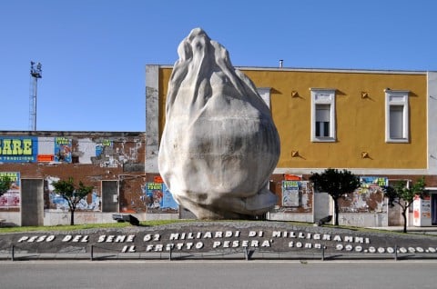 Emilio Isgrò, Seme d'Arancia, 1998 - Barcellona Pozzo di Gotto (Messina) 