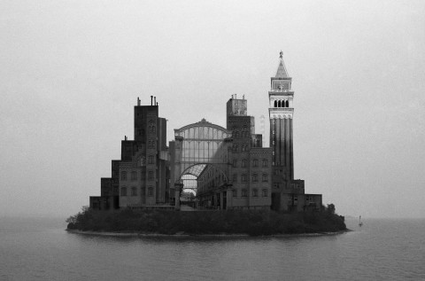 Philippe Calandre, Utopie 2, 2013, stampa su foglio di alluminio e a getto di inchiostro, inquadrata con scatola americana, courtesy Fondazione Wilmotte, credits Philippe Calandre